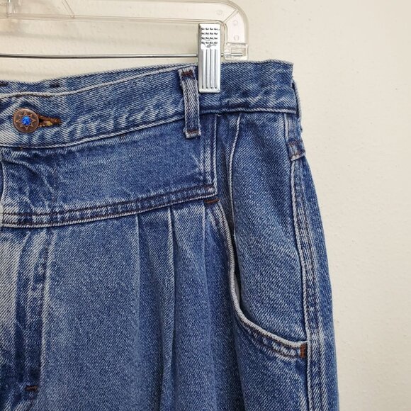 Vintage Lee baggy fit high waisted jeans with jeweled button - Picture 2 of 12